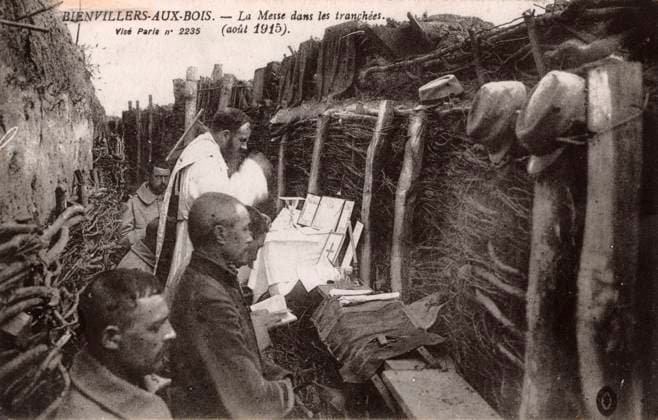 WW1 - Catholic Mass in the Trenches at Bienvillers-aux-Bois WW1 - French troops partake in Catholic Mass in the Trenches at Bienvillers-aux-Bois - August 1915. It was estimated that over 20,000 priests served in the French army in some capacity. Services were often carried out in the trenches, and the priest would wear his surplice over his uniform where possible. Date: 1915  Copyright: Copyrightx(c)Geminix2023.xCredit:xGemini 11677661