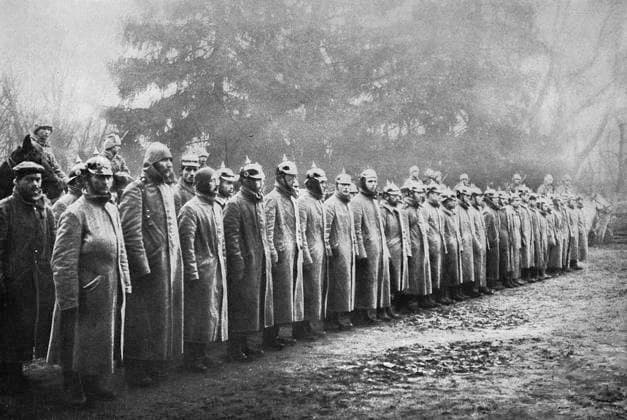 Prussian regiment taken prisoner, Russia, WW1 Officers of a Prussian guard regiment taken prisoner by General Brusilov, Commander in Chief of the Russian Army during the First World War. Date: circa 1917  Copyright: Copyrightx(c)Geminix2023.xCredit:xGemini 11773317