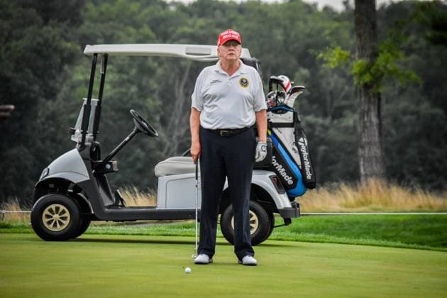News Bilder des Tages Former President Of The United States Donald J. Trump At LIV Golf Bedminster 2023 Pro-Am Former President of the United States Donald J. Trump plays golf during the LIV Golf Bedminster 2023 Pro-Am at Trump National Golf Club Bedminster in Bedminster, New Jersey on August 10, 2023. Bedminster United States  Copyright: xKylexMazzax originalFilename: mazza-formerpr230810_npCHg.jpg