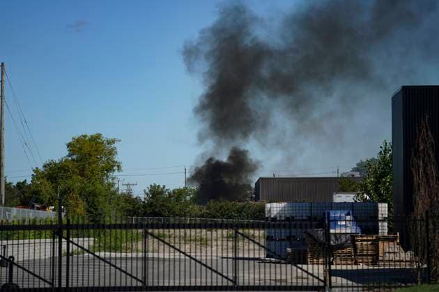 August 11, 2023, Toronto, ON, Canada: Smoke rises from a major out-of-control blaze at an industrial site in west-end Toronto on Friday, Aug.11, 2023. Toronto Canada  - ZUMAc35_ 20230811_zaf_c35_011 Copyright: xArlynxMcadoreyx