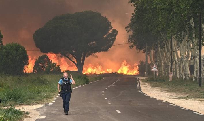Bilder des Jahres 2023, News 08 August News Themen der Woche KW33 INCENDIE DE ST ANDRE DANS LES PYRENEES-ORIENTALES PHOTOPQR L INDEPENDANT MICHEL CLEMENTZ ; SAINT-ANDRE ; 14 08 2023 ; FAIT-DIVERS INCENDIE DE SAINT-ANDRE DANS LES PYRENEES-ORIENTALES PRES DE 500 HECTARES BRULES ENTRE LES COMMUNES DE ST ANDRE ARGELES-SUR-MER ET SOREDE PRES DU CHEMIN DE CARRERAS OU TOUT A COMMENCE Argeles-sur-Mer, Pyrenees-Orientales, France. August 14th, 2023. ongoing fire in St-Andre and Argeles-sur-Mer. SAINT-ANDRE PYRENEES-ORIENTALES France  Copyright: xPHOTOPQR L INDEPENDANT MAXPPPxMICHELxCLEMENTZx 20230815IND4866 20230815IND4866