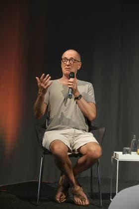 15.08.2023 Dortmund Den Auftakt zu einer Gesprächsreihe des Ruhr Tourismus und des Deutschen Fußballmuseums gab es im Dortmunder Fußballmuseum. Im Rahmen von Ruhr.Fußball berichten verschieden Akteure Moderatorin Sabine Heinrich, wie sehr der Fußball ihr Leben begleitet und auch ihr künstlerisches Wirken entscheidend geprägt hat. Unter dem Titel Mein Leben in 90 Minuten plauderten Moderatorin Sabine Heinrich und Schauspieler Peter Lohmeyer über sein Leben und seine Liebe zum Fußball.