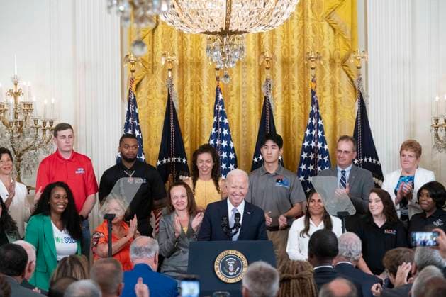 News Themen der Woche KW33 President Joe Biden smiles during an event celebrating the one year anniversary of the Inflation Reduction Act in the East Room of the White House in Washington, DC on Wednesday, August 16, 2023.  WAP20230816338 BONNIExCASH