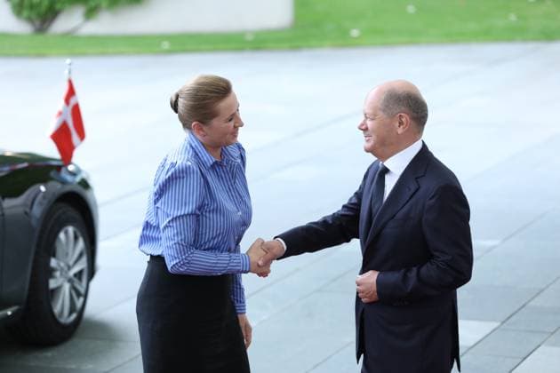 News Themen der Woche KW33 News Bilder des Tages Berlin, Deutschland, 17.08.2023: Dänische Ministerpräsidentin Mette Frederiksen (links) wird von Bundeskanzler Olaf Scholz (rechts) im Bundeskanzleramt empfangen. *** Berlin, Germany, 17 08 2023 Danish Prime Minister Mette Frederiksen, left, is received by German Chancellor Olaf Scholz, right, at the Chancellors Office. Copyright: xdtsxNachrichtenagenturx dts_21078