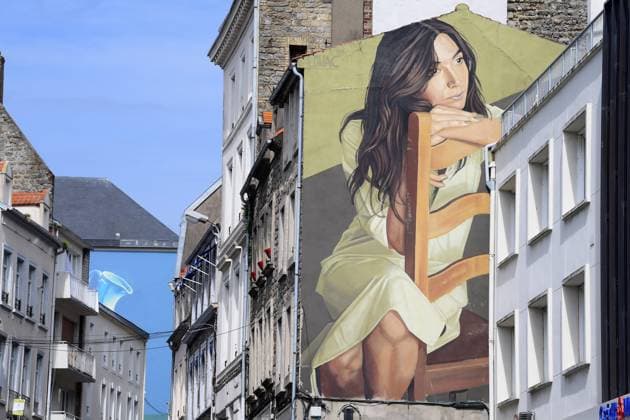 Bilder des Jahres 2023, Entertainment 08 August Entertainment Themen der Woche KW33 Entertainment Bilder des Tages Street Art Boulogne sur mer PHOTOPQR VOIX DU NORD Marc Demeure ; 17 08 2023 ; Boulogne sur mer le 16 08 2023. Visite guidee, parcours Street art. Photo MARC DEMEURE La Voix Du Nord. Street Art in Boulogne on August 17, 2023 1 France  Copyright: xPHOTOPQR VOIXxDUxNORD MAXPPPxMarcxDemeurex 20230817VDN7848 20230817VDN7848