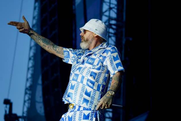 Bilder des Jahres 2023, Entertainment 08 August Entertainment Themen der Woche KW33 Entertainment Bilder des Tages 20.000 bei HEROES Festival: Großartiger Abriss in Hannover Das Heroes Festival zeigt bei purer Hitze am 18. und 19. August auf der Expo-Plaza in Hannover die ganze Bandbreite des Deutschen Hip-Hop. PA Sports, Sido, Raf Camora und Bonez MC der 187 STrassenbande. Vielen weiteren Acts verspricht die Premiere am neuen Standort im Norden ein großartiger Abriss zu werden. Hannover Niedersachsen Deutschland *** 20 000 at HEROES Festival Great demolition in Hanover The Heroes Festival shows in pure heat on August 18 and 19 at the Expo Plaza in Hanover the whole range of German hip hop PA Sports, Sido, Raf Camora and Bonez MC of the 187 STrassenbande Many other acts promises to be the premiere at the new location in the north a great demolition H Copyright: xMartinxDziadekx