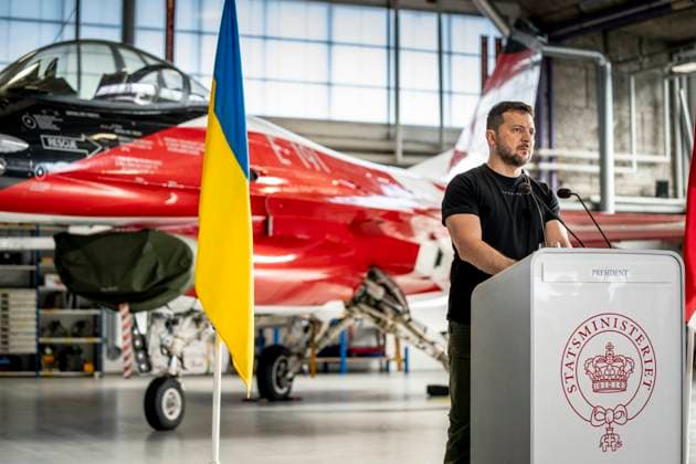 News Themen der Woche KW33 News Bilder des Tages Ukrainian President Volodymyr Zelenskiy during a press conference at Skrydstrup Airbase in Vojens, Denmark, Sunday August 20, 2023 Ukraines praesident Volodymyr Zelenskiy under pressemoede paa Skrydstrup Flyvestation i Vojens, soendag den 20. august 2023.. , *** Ukrainian President Volodymyr Zelenskiy during a press conference at Skrydstrup Airbase in Vojens, Denmark, Sunday August 20, 2023 Ukrainian President Volodymyr Zelenskiy during a press conference at Skrydstrup Airbase in Vojens, Denmark, Sunday August 20, 2023,  Copyright: RitzauxScanpix MadsxClausxRasmussenx COP14306 spdk20230820-195238-L