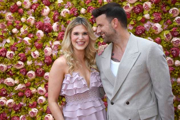 Jay Khan mit Freundin Jessie Noe Scheuermann beim Audi Ascot Renntag 2023 auf der Galopprennbahn Neue Bult. Hannover-Langenhagen, 20.08.2023 *** Jay Khan with girlfriend Jessie Noe Scheuermann at the Audi Ascot Renntag 2023 at the racecourse Neue Bult Hannover Langenhagen, 20 08 2023 Foto:xC.xNiehausx xFuturexImage