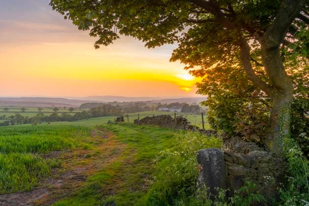 View of sunset from Wadshelf in the Peak District National Park, Derbyshire, England, United Kingdom, Europe Copyright: FrankxFell 844-30274 RECORD DATE NOT STATED