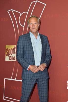 Gerhard Delling bei der Ankunft zu der Verleihung des SPORT BILD-Awards in der Fischauktionshalle in Hamburg. 21.08.2023