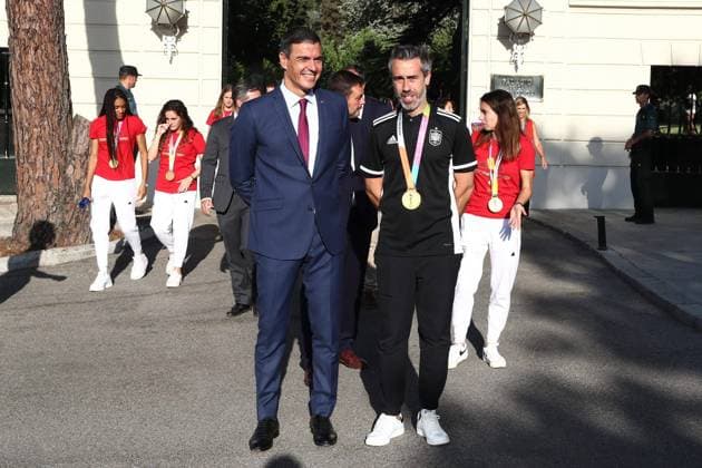 The President of the Spanish Government, Pedro Sánchez, during a meeting with the Spanish womens national soccer team as the winner of the World Cup in Madrid August 22, 2023 Pedro Sanchez receives the womens national soccer team at the Moncloa after their victory in the World Cup Cordon Press  Fernando.Calvo