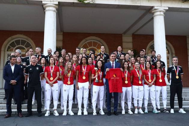 The President of the Spanish Government, Pedro Sánchez, during a meeting with the Spanish womens national soccer team as the winner of the World Cup in Madrid August 22, 2023 Pedro Sanchez receives the womens national soccer team at the Moncloa after their victory in the World Cup Cordon Press  Fernando.Calvo