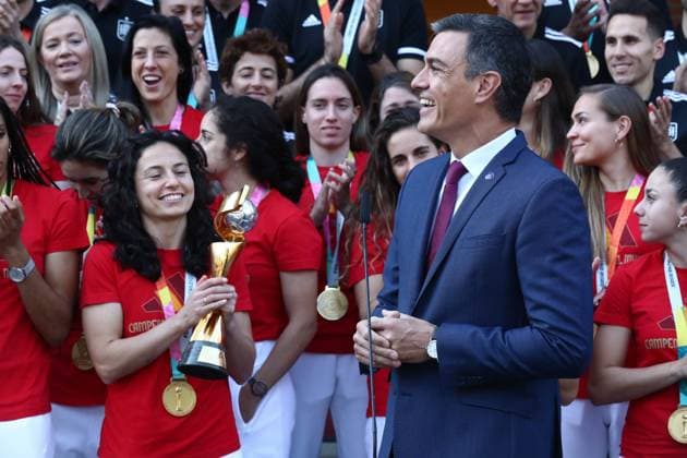 The President of the Spanish Government, Pedro Sánchez, during a meeting with the Spanish womens national soccer team as the winner of the World Cup in Madrid August 22, 2023 Pedro Sanchez receives the womens national soccer team at the Moncloa after their victory in the World Cup Cordon Press