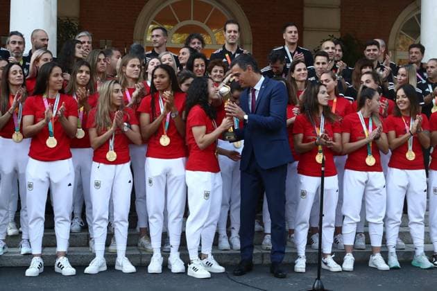Bilder des Jahres 2023, News 08 August News Themen der Woche KW34 News Bilder des Tages The President of the Spanish Government, Pedro Sánchez, during a meeting with the Spanish women s national soccer team as the winner of the World Cup in Madrid August 22, 2023. Pedro Sanchez recibe a la seleccion femenina de futbol en la Moncloa tras su victoria en la Copa del Mundo Cordon Press *** The President of the Spanish Government, Pedro Sánchez, during a meeting with the Spanish womens national soccer team as the winner of the World Cup in Madrid August 22, 2023 Pedro Sanchez receives the womens national soccer team at the Moncloa after their victory in the World Cup Cordon Press  Fernando.Calvo