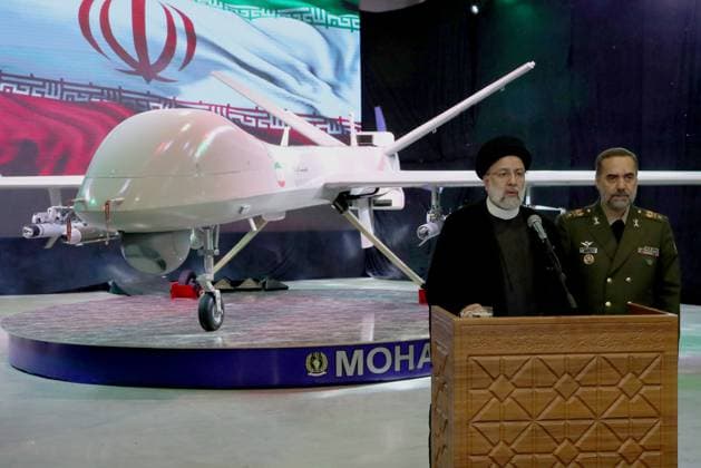 Bilder des Jahres 2023, News 08 August News Themen der Woche KW34 News Bilder des Tages August 23, 2023, undisclosed, Iran: Iranian President EBRAHIM RAISI (L) and his Defense Minister MOHAMMAD REZA GHARAEI ASHTIANI (R) during the unveiling ceremony of the new drone Mohajer 10 . Iran s Defense Ministry unveiled a drone resembling America s armed MQ-9 Reaper, claiming that the aircraft capable of staying airborne for 24 hours and having the range to reach its archenemy Israel. The latest version of the domestically-built Mohajer drone has a higher flight duration, speed, and payload. Also, some new ballistic missiles have joined the Iranian Armed Forces. undisclosed Iran - ZUMAi98_ 20230823_zih_i98_040 Copyright: xIranianxDefencexMinistryx