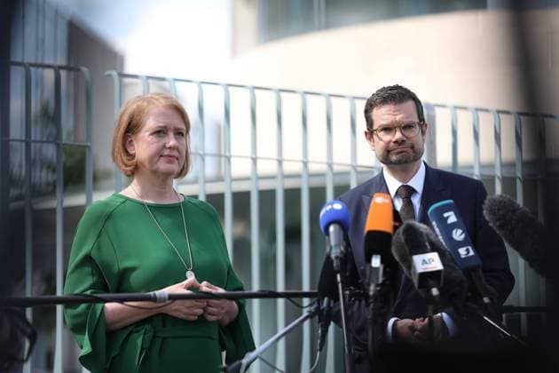 News Themen der Woche KW34 News Bilder des Tages Berlin, Deutschland, 23.08.2023: Familienministerin Lisa Paus und Justizminister Marco Buschmann äußern sich nach der Kabinettssitzung zum Selbstbestimmungsgesetz *** Berlin, Germany, 23 08 2023 Minister of Family Affairs Lisa Paus and Minister of Justice Marco Buschmann comment on the Self-Determination Act after the cabinet meeting. Copyright: xdtsxNachrichtenagenturx dts_21186