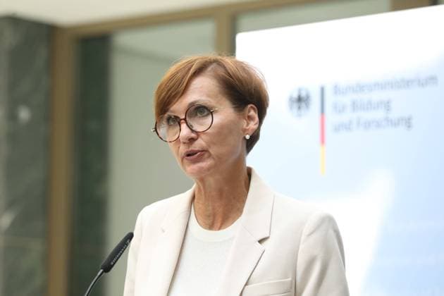 News Themen der Woche KW34 News Bilder des Tages Berlin, Deutschland, 23.08.2023: Bettina Stark-Watzinger, Bundesministerin für Bildung und Forschung, im Bundesministerium für Bildung und Forschung zur Vorstellung eines KI-Aktionsplans *** Berlin, Germany, 23 08 2023 Bettina Stark Watzinger, Federal Minister of Education and Research, at the Federal Ministry of Education and Research to present an AI action plan. Copyright: xdtsxNachrichtenagenturx dts_21199