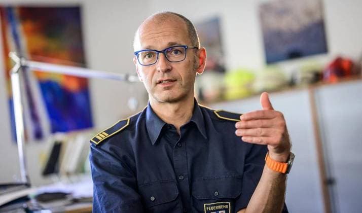Brandanschlag auf Rettungskräfte in Ratingen. *** NUR FÜR REDAKTIONELLE ZWECKE *** EDITORIAL USE ONLY ***<p>Besuch bei der Berufsfeuerwehr Ratingen und dem Anschlagsort Berliner Straße 45 am Mittwoch den 23. August in Ratingen. Feuerwehrchef Rene Schubert erzählt von den ersten Minuten des Einsatzes und der Welle der Hilfsbereitschaft danach. Deutschland NRW Ratingen Copyright: RalfxRottmann *** Arson attack on rescue workers in Ratingen FOR EDITORIAL PURPOSES ONLY EDITORIAL USE ONLY p Visit to the professional fire department Ratingen and the attack site Berliner Straße 45 on Wednesday 23 August in Ratingen Fire Chief Rene Schubert tells of the first minutes of the operation and the wave of helpfulness afterwards Germany NRW Ratingen C Copyright: RalfxRottmann doc7rn88kr0ent5nzvujkn ,EDITORIAL USE ONLY