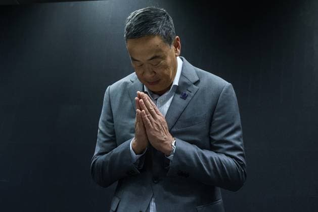 News Themen der Woche KW34 News Bilder des Tages August 23, 2023, Bangkok, Thailand: Thailand s new Prime Minister Srettha Thavisin greets the media after being appointed in his role at a royal ceremony at the Pheu Thai party headquarters in Bangkok, Thailand, August 23, 2023. Bangkok Thailand - ZUMAm177 20230823_zip_m177_008 Copyright: xValeriaxMongellix