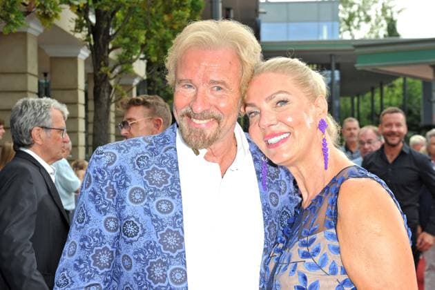 Kimmig Entertainment GmbH - 50-jähriges Firmenjubiläum. Thomas Gottschalk und Karina Mroß anläßlich des 50-jähriges Firmenjubiläums der Kimmig Entertainment GmbH am 23.08.2023 im Europapark Rust. 20230823MWI94957 *** Kimmig Entertainment GmbH 50 years company anniversary Thomas Gottschalk and Karina Mroß on the occasion of the 50 years company anniversary of Kimmig Entertainment GmbH on 23 08 2023 in Europapark Rust 20230823MWI94957