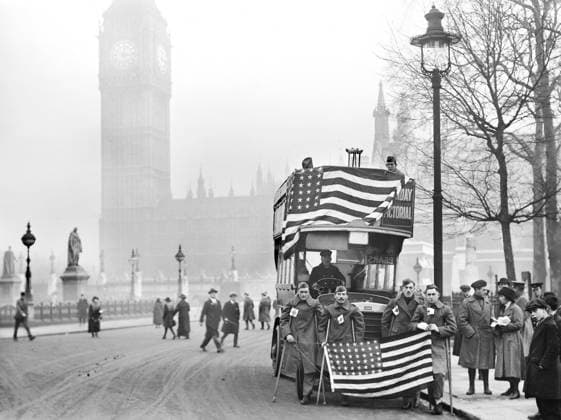 Recovering U.S. Soldiers taken to see sights, Big Ben and Parliament Building, London, England, UK, American National Red Cross Photograph Collection, between 1917 and 1919  Copyright: xCircaxImagesx ghi-circa11718