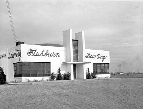 Fishburn Bowling, U.S. Highway 80 between Fort Worth and Dallas, Texas, USA, Arthur Rothstein, U.S. Farm Security Administration, January 1942  Copyright: xCircaxImagesx ghi-circa11978