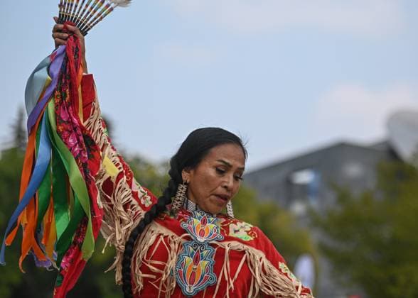 2Spirit Powwow Opens Edmonton Pride 2023 EDMONTON, CANADA - AUGUST 24, 2023: A member of the First Nation performing a dance during the Beaver Hills 2Spirit Powwow in Edmonton s Churchill Square on the opening day of the Edmonton Pride Festival, on August 24, 2023, in Edmonton, Alberta, Canada. Edmonton Canada  Copyright: xArturxWidakx originalFilename: widak-2spiritp230824_np9SO.jpg
