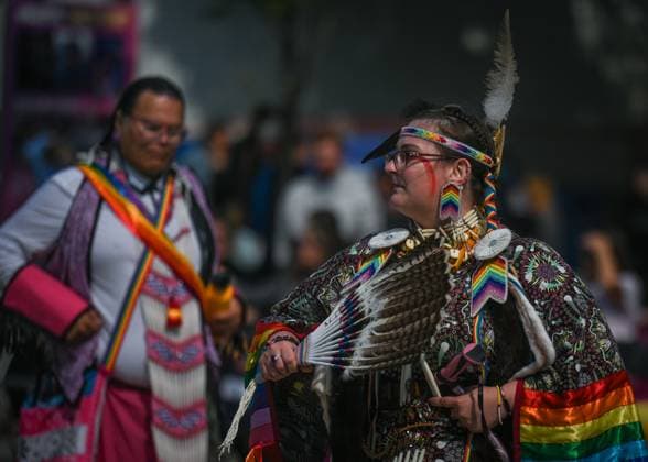 2Spirit Powwow Opens Edmonton Pride 2023 EDMONTON, CANADA - AUGUST 24, 2023: Members of the First Nation during a shawl dance competition at the Beaver Hills 2Spirit Powwow in Edmonton s Churchill Square on the opening day of the Edmonton Pride Festival, on August 24, 2023, in Edmonton, Alberta, Canada. Edmonton Canada  Copyright: xArturxWidakx originalFilename: widak-2spiritp230824_npNUi.jpg