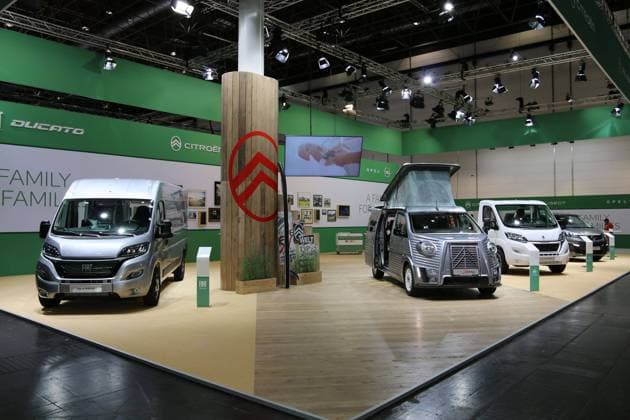 Stand des Stellantis - Konzern mit dem Marken Fiat, Citroen, Peugeot und Opel, Caravan Salon Düsseldorf (26.08. - 03.09.2023, Fachbesuchertag 25.08.2023, Messe Düsseldorf, Weltleitmesse für mobiles Reisen, weltgrößte Messe für Reisemobile und Caravans, Camping & Caravaning, mobiler Urlaub), Düsseldorf (D) *** Stand of Stellantis Group with the brands Fiat, Citroen, Peugeot and Opel, Caravan Salon Düsseldorf 26 08 03 09 2023, Trade Visitor Day 25 08 2023, Messe Düsseldorf, Worlds Leading Trade Fair for Mobile Travel, Worlds Largest Trade Fair for Motorhomes and Caravans, Camping Caravanning, Mobile Holidays , Düsseldorf D