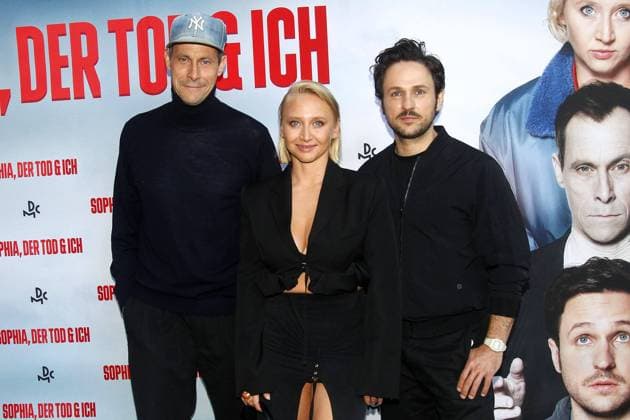 Marc Hosemann, Anna Maria Muehe und Dimitrij Schaad bei der Sophia, der Tod & Ich Â Film Premiere am 26.08.2023 in Hamburg Sophia, der Tod & Ich Â Filmpremiere in Hamburg