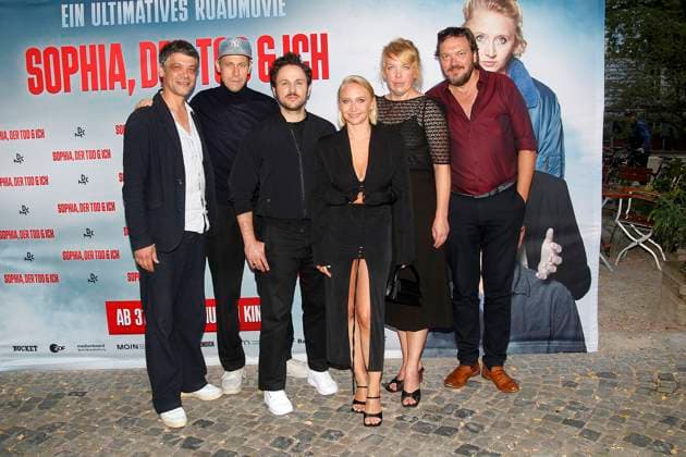 Bilder des Jahres 2023, Entertainment 08 August Entertainment Themen der Woche KW34 Entertainment Bilder des Tages Carlo Ljubek, Marc Hosemann, Dimitrij Schaad, Anna Maria Muehe, Dimitrij Schaad, Lina Beckmann und Charly Huebner bei der Sophia, der Tod & Ich Â Film Premiere am 26.08.2023 in Hamburg Sophia, der Tod & Ich Â Filmpremiere in Hamburg *** Carlo Ljubek, Marc Hosemann, Dimitrij Schaad, Anna Maria Muehe, Dimitrij Schaad, Lina Beckmann and Charly Huebner at the Sophia, the death I Â film premiere on 26 08 2023 in Hamburg Sophia, the death I Â film premiere in Hamburg 