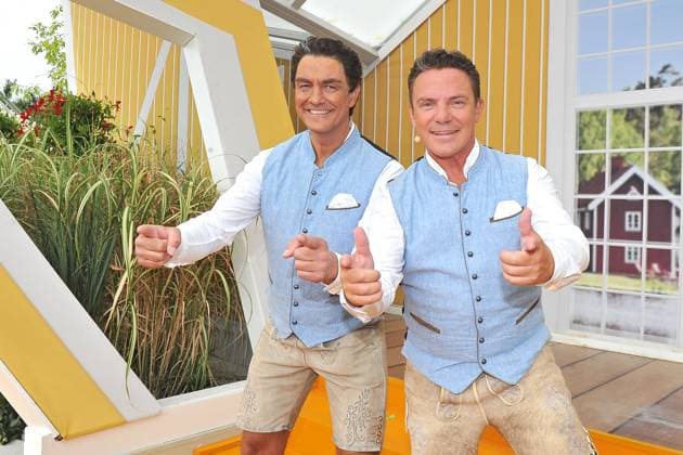 Entertainment Themen der Woche KW34 Entertainment Bilder des Tages ARD - Immer wieder Sonntags. Moderator Stefan Mross und Matze Knop während der ARD - Unterhaltungsshow Immer wieder Sonntags am 27.08.2023 im Europapark Rust. 20230827MWI96850 *** ARD Immer wieder Sonntags host Stefan Mross and Matze Knop during the ARD entertainment show Immer wieder Sonntags on 27 08 2023 at Europapark Rust 20230827MWI96850
