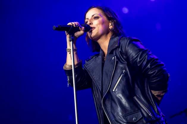 Entertainment Themen der Woche KW34 Entertainment Bilder des Tages Stefanie Kloß von Silbermond live auf dem Domplatz. Erfurt, 27.08.2023 *** Stefanie Kloß from Silbermond live on the cathedral square Erfurt, 27 08 2023 Foto:xM.xKremerx xFuturexImagex silbermond_3802