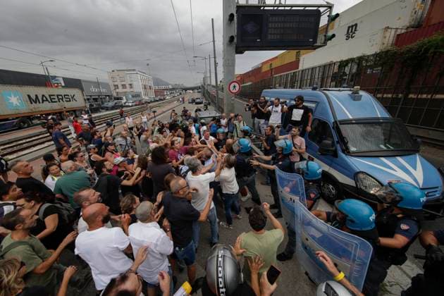 Bilder des Jahres 2023, News 08 August News Themen der Woche KW35 News Bilder des Tages Naples. Protest demonstration for the suspension of the basic income wanted by the Meloni government, blocking the entrance to the highway  Copyright: xSalvatorexLaporta KONTROLABx xipx xKONTROLABx IPA_IPA39904580