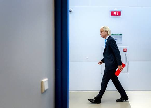SCHIPHOL - PVV leader Geert Wilders speaks to the press after a criminal case in the court of Schiphol against the Pakistani cricketer Khalid Latif, who allegedly offered twenty-one thousand euros in a video for the murder of the Member of Parliament. ANP REMKO DE WAAL netherlands out - belgium out  Copyright: xx x476642867x originalFilename: 476642867.jpg