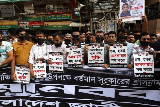 Bangladesch, Internationaler Tag der Verschwundenen in Dhaka August 30, 2023, Dhaka, Dhaka, Bangladesh: On the occasion of International Day of the Victims of Enforced Disappearances 2023, the Bangladesh Nationalist Party (BNP) organized a human chain in memory of the victims of disappearances across the country. The families of the missing persons, party leaders and supporters participate in this human chain. The number of missing people in Bangladesh from 2009 to 2023 is 623. Dhaka Bangladesh - ZUMAk174 20230830_zip_k174_006 Copyright: xSyedxMahabubulxKaderx