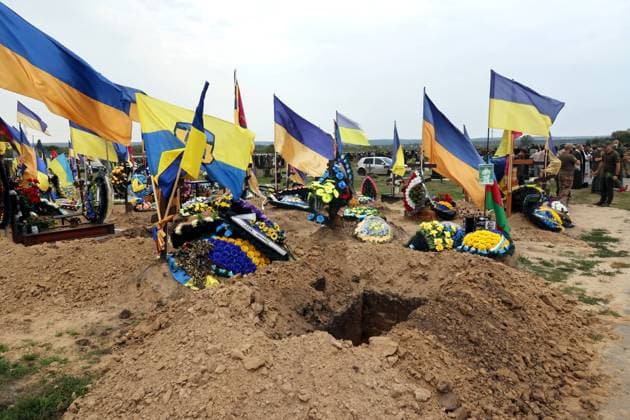 News Themen der Woche KW35 Ukraine-Konflikt, Gedenken an 113. Brigade zur Territorialverteidigung in Charkiw Kharkiv Remembers 113th Territorial Defence Brigade - Ukraine Kharkiv, Ukraine - August 29, 2023 - Ukrainian flags fly at the graves at a military cemetery on the Day of Remembrance of the Defenders of Ukraine, Kharkiv, northeastern Ukraine. Photo by Vyacheslav Madiyevskyy Ukrinform ABACAPRESS.COM Kharkiv Ukraine  Copyright: xMadiyevskyyxVyacheslav Ukrinformx 865675_012 MadiyevskyyxVyacheslav Ukrinformx 865675_012