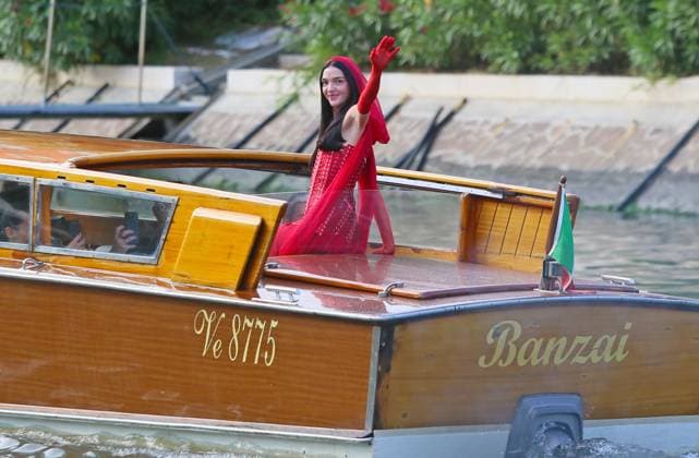 Entertainment Themen der Woche KW35 Entertainment Bilder des Tages Venice,80th Venice Film Festival 2023. Arrivals at the pier. Pictured: guest  Copyright: xGiandomenicoxD Angelox xipa-agenx xPoolxPhotoxEventsx02x IPA_IPA39954531