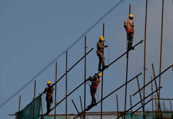 News Themen der Woche KW35 News Bilder des Tages India-Economy Workers are seen in an under construction site in Mumbai, India, 30 August, 2023. Mumbai India  Copyright: xIndranilxAdityax originalFilename: aditya-notitle230830_npdRw.jpg