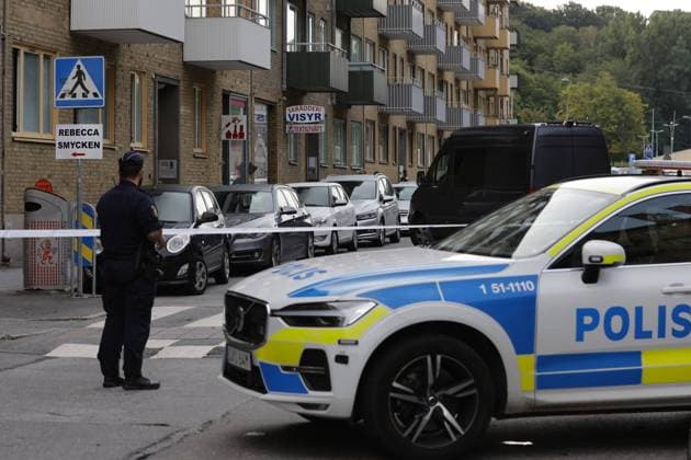 GÖTEBORG 20230831 Tekniker arbetar efter explosion i omradet Olskroken där en explosion inträffat under natten mot torsdagen. Göteborg Sverige x9200x *** GÖTEBORG 20230831 Technicians are working after an explosion in the area of Olskroken where an explosion occurred during the night towards Thursday Gothenburg Sweden x9200x  Copyright: xAdamxIhse TTx EXPLOSION GÖTEBORG TTABB0000000000210622
