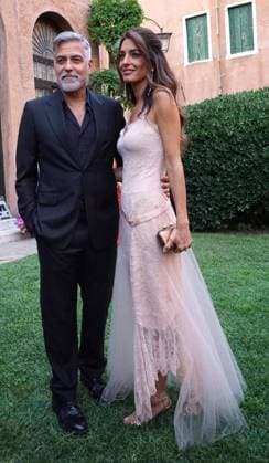 Bilder des Jahres 2023, Entertainment 08 August Entertainment Themen der Woche KW35 Entertainment Bilder des Tages August 31, 2023, Venezia, Italia: L attore statunitense George Clooney e la moglie Amal Alamuddin poco prima dellinizio della cerimonia per il Diane Von Furstenberg Award, nella Sala degli Arazzi della Fondazione Giorgio Cini a Venezia, 31 agosto 2023. American actor George Clooney and his wife Amal Alamuddin shortly before the start of the ceremony for the Diane Von Furstenberg Award, in the Sala degli Arazzi of the Giorgio Cini Foundation in Venice, Italy, 31 August 2023. ANSA ANDREA MEROLA Venezia Italia  - ZUMAa110 20230831_zaf_a110_131 Copyright: xAndreaxMerolax
