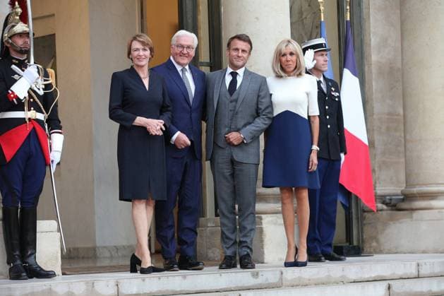 Bilder des Jahres 2023, News 08 August News Themen der Woche KW35 News Bilder des Tages Paris, Frank-Walter Steinmeier trifft Emmanuel Macron Emmanuel Macron et Brigitte Macron recoivent Frank-Walter Steinmeier et sa femme Elke Budenbender au palais de l Elysee NEWS: Macron recoit Steinmeier - Paris -31 08 2023 JonathanRebboah Panoramic  PESRK24022012
