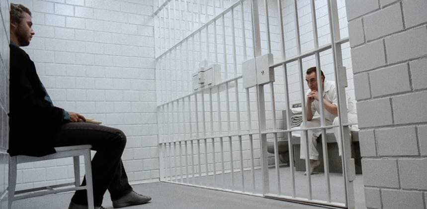 Brian Cox and William Petersen USA. Brian Cox and William Petersen in a scene from (C)De Laurentiis Entertainment Group film: Manhunter (1986). Plot: Former FBI profiler Will Graham returns to service to pursue a deranged serial killer dubbed the Tooth Fairy by the media. LMK110-J10152-250823 
