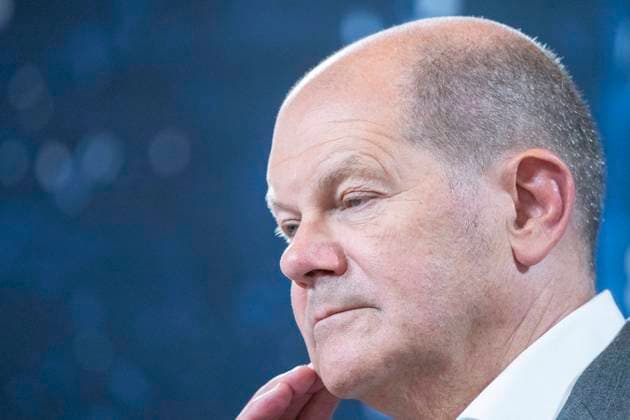 Zweitägige Klausurtagung der Bundesregierung auf Schloss Meseberg Tag 1 Olaf Scholz, Bundeskanzler;Zweitägige Klausurtagung der Bundesregierung auf Schloss Meseberg Tag 1 Olaf Scholz, Bundeskanzler, *** Two-day closed-door meeting of the German government at Schloss Meseberg Day 1 Olaf Scholz, Federal Chancellor Two-day closed-door meeting of the German government at Schloss Meseberg Day 1 Olaf Scholz, Federal Chancellor,