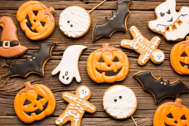 Leckere Kekse für die Halloweenparty *** Delicious Biscuits for the Halloween Party Copyright: imageBROKER OleksandrxLatkun ibxole09561767.jpg