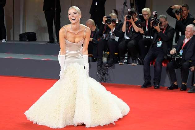 Bilder des Jahres 2023, Entertainment 09 September Entertainment Themen der Woche KW35 Entertainment Bilder des Tages September 1, 2023, Venezia Lido, Italy: Leone Hanne attends the red carpet of the movie Finalmente l alba at 80 Venice Film Festival at palazzo del Cinema at Lido. Venezia Lido Italy - ZUMAs197 20230901_aaa_s197_223 Copyright: xMarioxCartellix