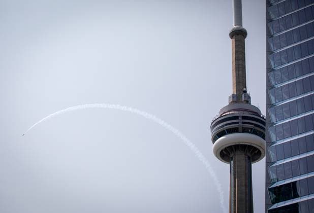 Canadian International Airshow Practices Fighter aircrafts take to the skies before the Canadian International Air Show in Toronto, Ontario, Canada on September 1, 2023. The show is an aeronautical display of military, government and civilian aircraft, primarily from Canada and the United States. Toronto Canada  Copyright: xArifxBalkanx originalFilename: balkan-notitle230901_npnBI.jpg