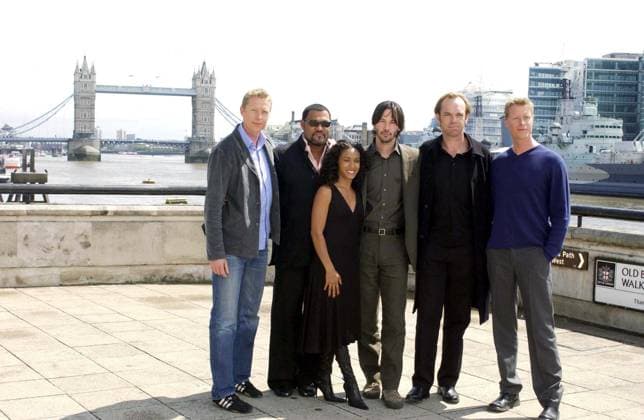 UK PRESS LAUNCH LONDON (19.05.2003) Stars of the hit hollywood blockbuster The Matrix Reloaded turned out for the film s UK press launch, at Old Billingsgate Market in London. Photo shows: (left to right) NEIL RAYMENT, LAURENCE FISHBURNE, JADA PINKETT SMITH, KEANU REEVES, HUGO WEAVING & ADRIAN RAYMENT, Credit:Photoshot Avalon United Kingdom  Copyright: xPhotoshotx xAvalonx 0502507728