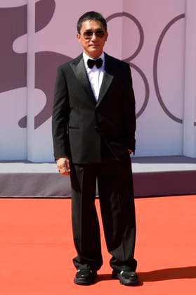 Tony Leung Chiu-wai bei der Premiere des Dokumentarfilms La parte del Leone: una storia della Mostra The Lion s Share: a History of the Mostra und die Verleihung des Goldenen Löwen für das Lebenswerk an Tony Leung Chiu-wai auf der Biennale di Venezia 2023 80. Internationale Filmfestspiele von Venedig im Palazzo del Cinema. Venedig, 02.09.2023
