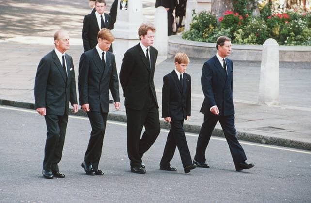 FUNERAL OF DIANA, PRINCESS OF WALES Left to Right: HRH DUKE OF EDINBURGH; HRH PRINCE WILLIAM; 9th EARL SPENCER; HRH PRINCE HARRY and HRH PRINCE OF WALES Following the coffin of Diana, Princess of Wales to Westminster Abbey for her funeral service. CO FUNERAL OF DIANA, PRINCESS OF WALES Left to Right: HRH DUKE OF EDINBURGH; HRH PRINCE WILLIAM; 9th EARL SPENCER; HRH PRINCE HARRY and HRH PRINCE OF WALES Following the coffin of Diana, Princess of Wales to Westminster Abbey for her funeral service. COMPULSORY CREDIT: UPPA Photoshot Photo UE 013690 C 06.09.1997, Credit:Photoshot Avalon United Kingdom  Copyright: xPhotoshotx xAvalonx 0502656265
